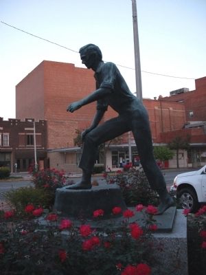 Left Side of Statue. Click for full size. Left Side of Statue image. Click for full size.