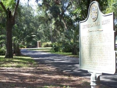 Sutherland's Bluff Marker at Shellman Bluff Dr. image. Click for full size.