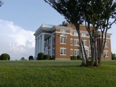 Murray County Courthouse Side View image. Click for full size.