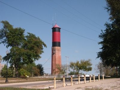 Unusual Structure on East Side of Havana image. Click for full size.