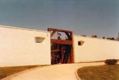 Sutter's Fort Entrance image. Click for full size.