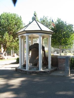 Historic Volunteer Fireman's Bell and Marker image. Click for full size.