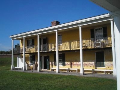 Fort Mifflin Officers Quarters image. Click for full size.