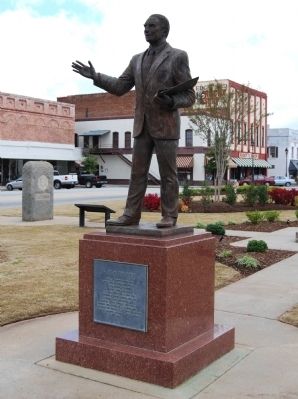 J. Strom Thurmond Statue image. Click for full size.