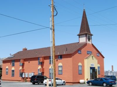 Chapel is now an apartment complex image. Click for full size.