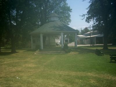 The gazebo behind the Dewey Cannon image. Click for full size.