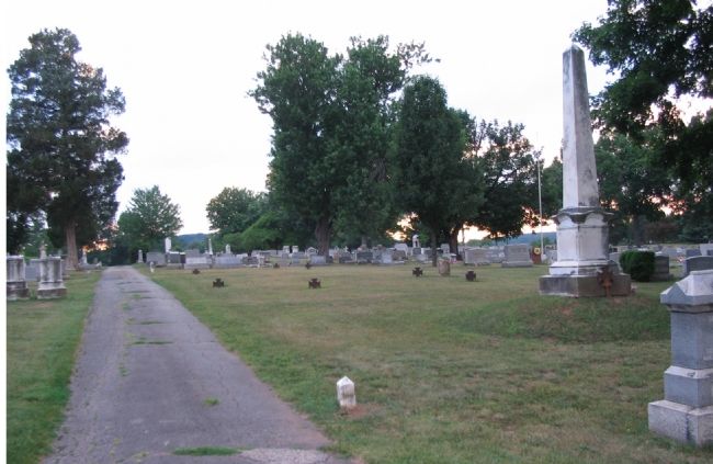 Confederate Memorial in Union Cemetery image. Click for full size.