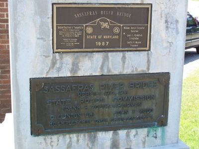 Plaques mounted on the marker image. Click for full size.