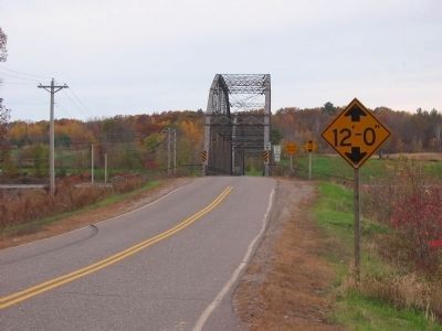 Westbound Towards Bridge image. Click for full size.