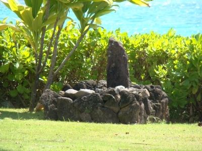 Stone Monument at the Far Edge of the Kihāhouna Heiau Perimeter image. Click for full size.