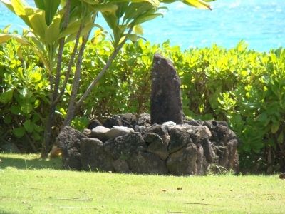 Stone Monument at the Far Edge of the Kihāhouna Heiau Perimeter image. Click for full size.