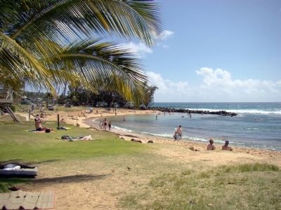 Po�ipū Beach Park image. Click for full size.