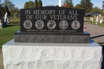 Hebron Veterans Memorial image. Click for full size.