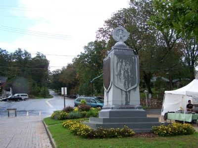Full view of monument.. Click for full size. Full view of monument. image. Click for full size.