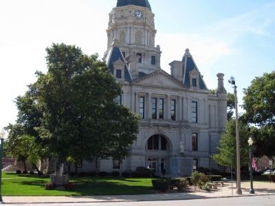 Whitley County Court House at Columbia City, Indiana image. Click for full size.