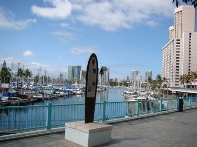 Marker Overlooks the Ala Wai Boat Harbor image. Click for full size.