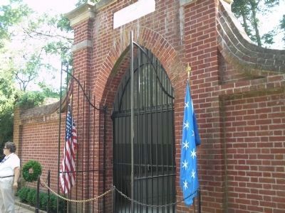 Tomb of Washington. Click for full size. Tomb of Washington image. Click for full size.