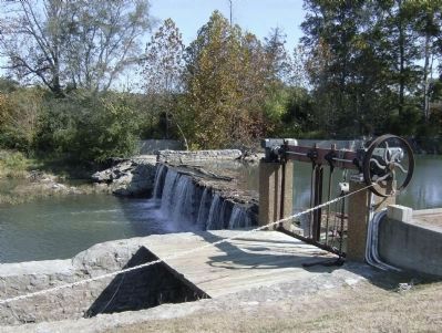 Lee and Gordon's Mill Dam image. Click for full size.