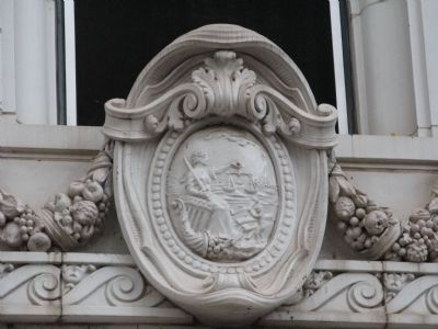 Artwork Above Front Entrance of Courthouse. Click for full size. Artwork Above Front Entrance of Courthouse image. Click for full size.
