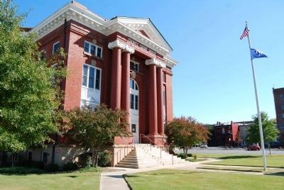 Newberry County Courthouse (5th and Current) image. Click for full size.