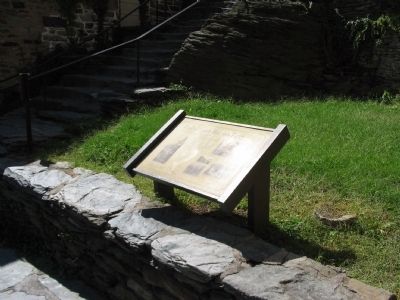 Trail to Upper Harpers Ferry Marker. Click for full size. Trail to Upper Harpers Ferry Marker image. Click for full size.