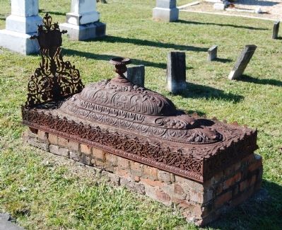 Unique Metal-Crowned Burial Site image. Click for full size.