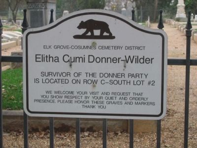 Sign at Entrance to Cemetery image. Click for full size.