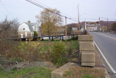 Lock Keeper's House and Bridge Over Muskingum River image. Click for full size.