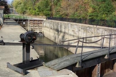 Muskingum River Lock No. 10 image. Click for full size.