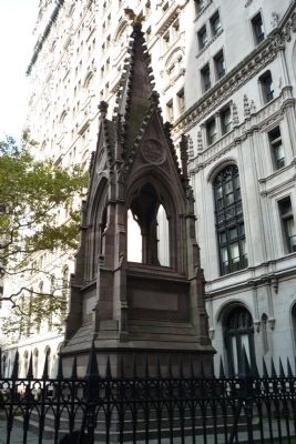 Memorial to patriots who died as prisoners - Trinity Church cemetery. image. Click for full size.