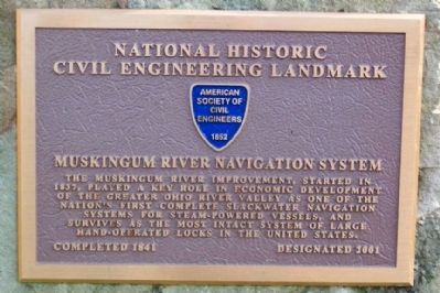 Muskingum River Navigation System Marker image. Click for full size.