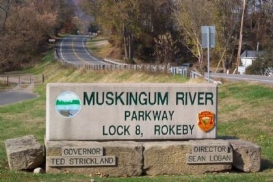 Muskingum River Parkway Lock 8 Park Sign image. Click for full size.