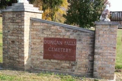 Duncan Falls Cemetery Entrance image. Click for full size.