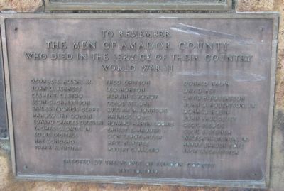 World War II Marker (Facing North) image. Click for full size.