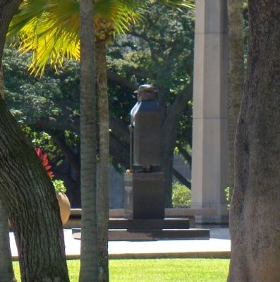 Father Damien Monument image. Click for full size.