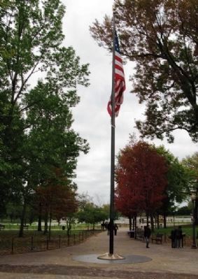 Vietnam Veterans Memorial Flagpole image. Click for full size.
