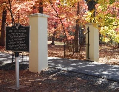 Rose Hill Mansion Marker and Front Gates image. Click for full size.