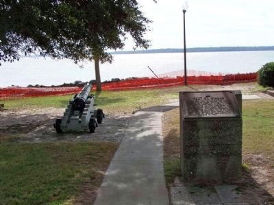 Fort St. Simons Marker, southern tip waterfront image. Click for full size.