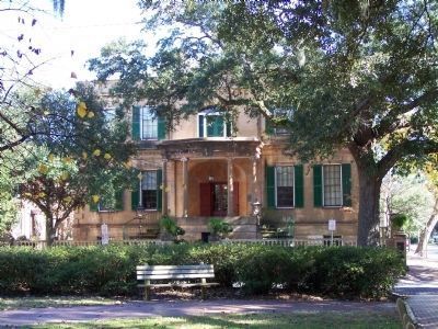 Owens-Thomas House as seen at Oglethorpe Square image. Click for full size.