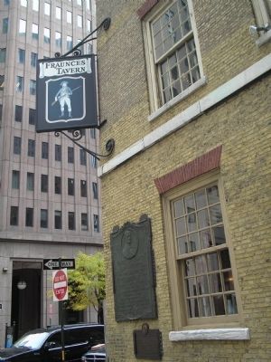 Marker on Fraunces Tavern image. Click for full size.