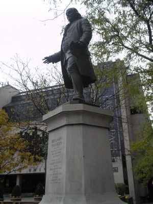 Benjamin Franklin Statue image. Click for full size.
