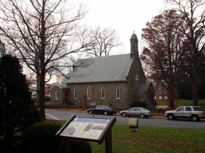 Civil War Trails Marker on front lawn of the Old Courthouse image. Click for full size.