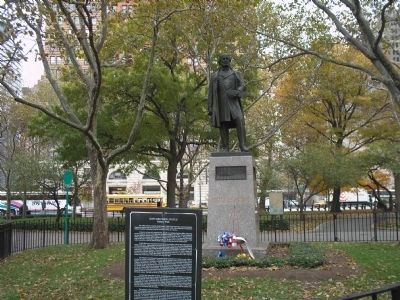 Marker in Battery Park. Click for full size. Marker in Battery Park image. Click for full size.