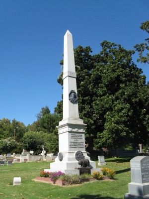 General Albert M. Winn Burial Site image. Click for more information.