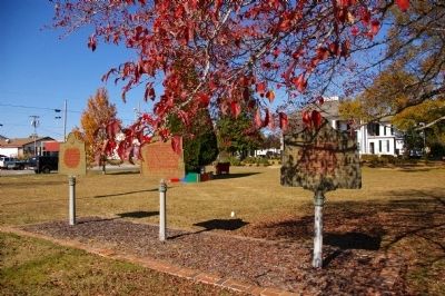 The General LaFayette Marker is in the middle.. Click for full size. The General LaFayette Marker is in the middle. image. Click for full size.