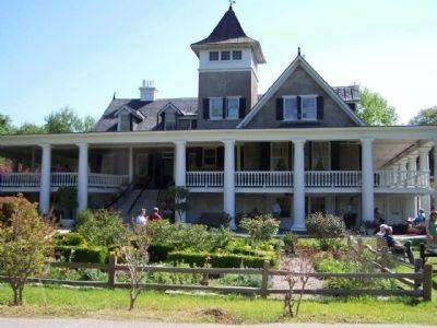 Magnolia Plantation House. Click for full size. Magnolia Plantation House image. Click for full size.