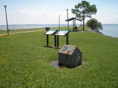 Marker in Monitor-Merrimac Overlook Park. Click for full size. Marker in Monitor-Merrimac Overlook Park image. Click for full size.