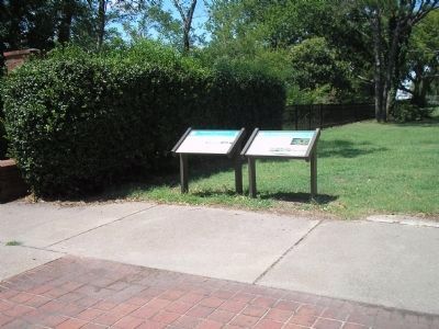 Marker in Christopher Newport Park image. Click for full size.