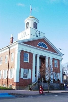 Bedford County Courthouse and Marker image. Click for full size.