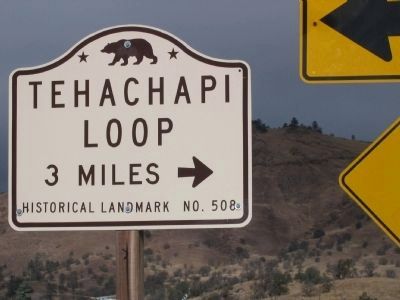Tehachapi Loop State Landmark Directional Sign image. Click for full size.